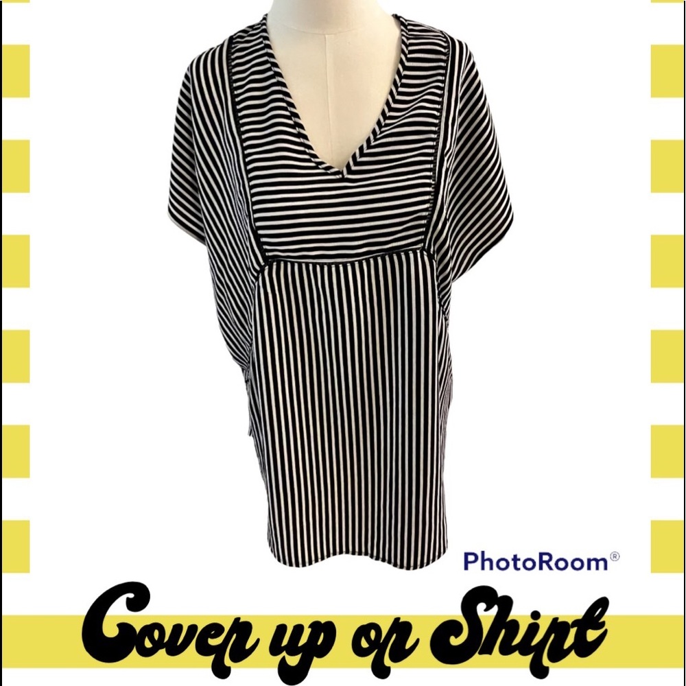 Xhilaration 🌺 Coverup Black & White stripe. Also can be used as a shirt SZ:M